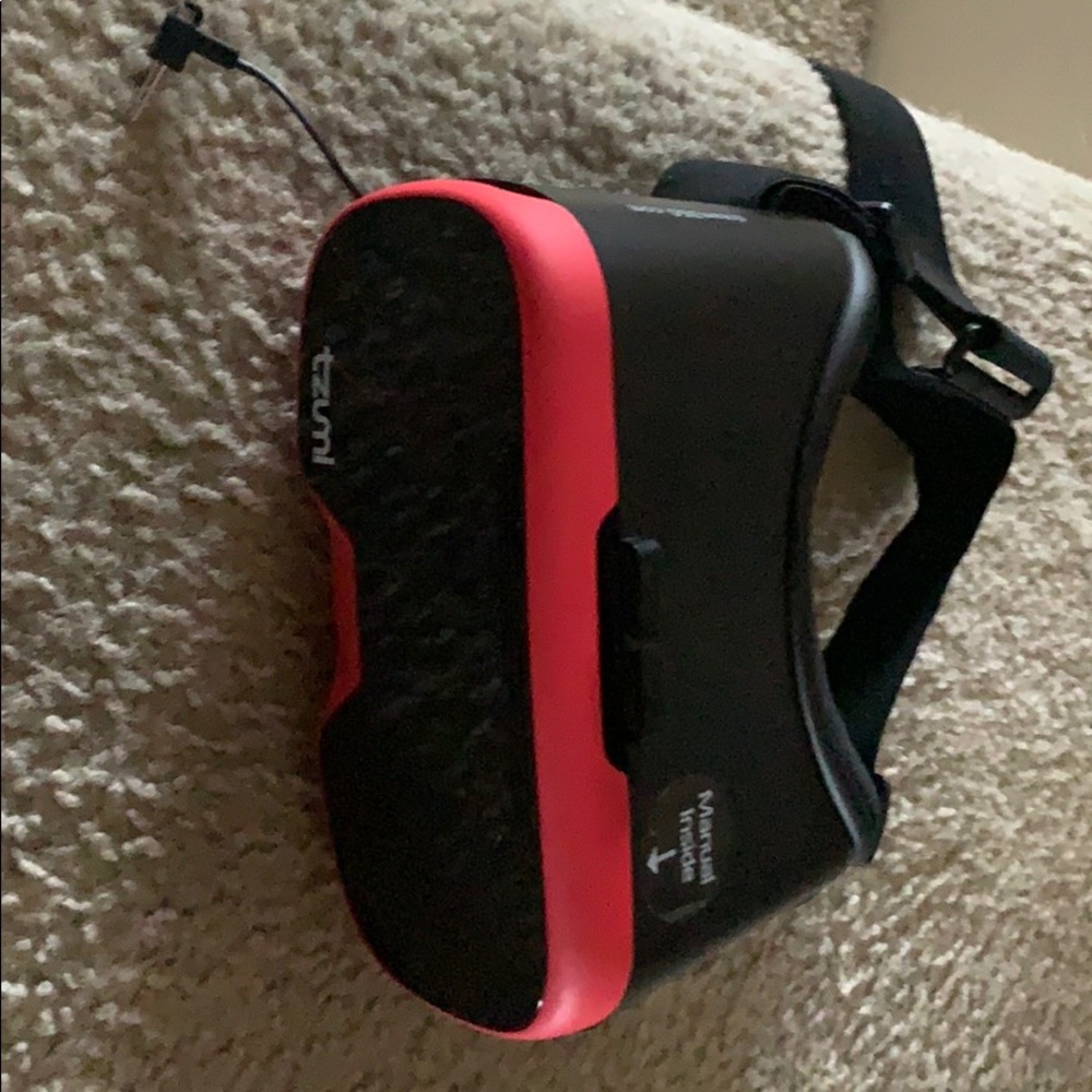 Virtual reality headset